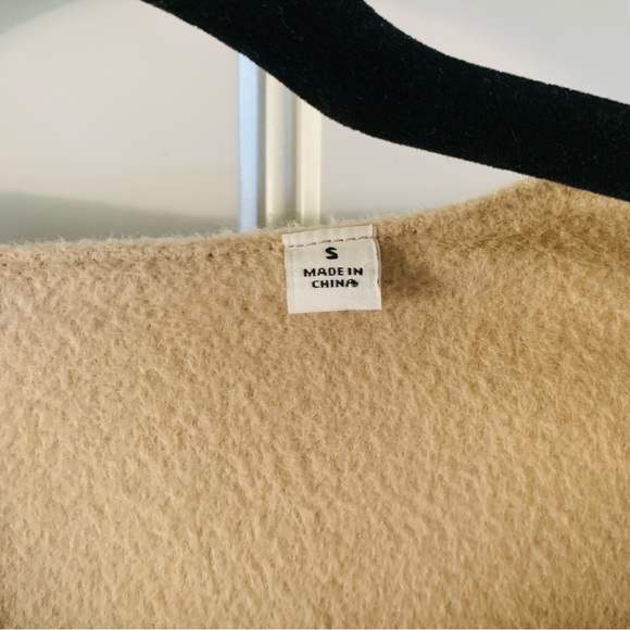 Uniqlo Beige Oversized Wool Blend Short Flowy Button Pocket Jacket | Small - Picture 3 of 8